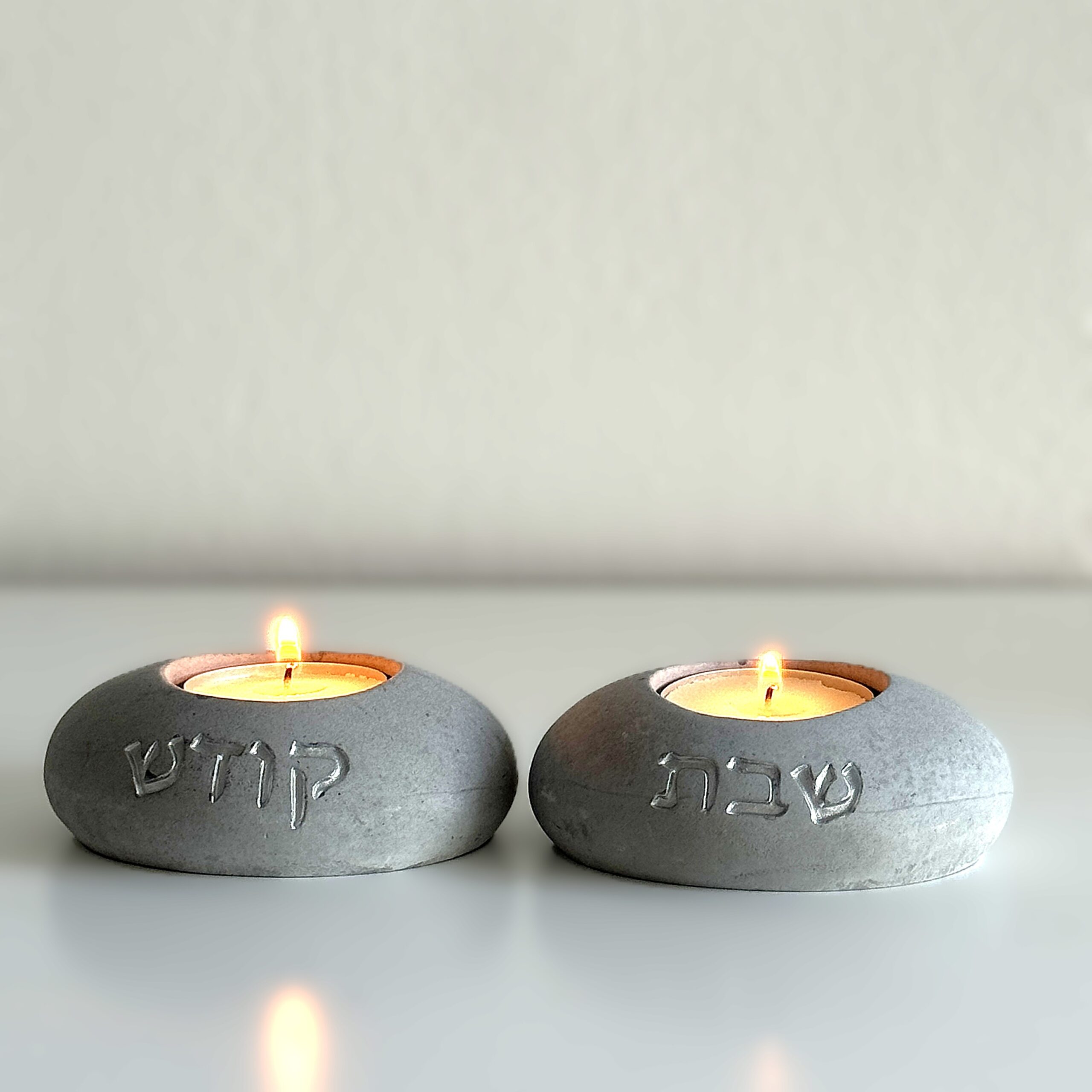 זוג פמוטים Cement בטון
